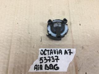 Запчасть датчик подушки безопасности Skoda Octavia