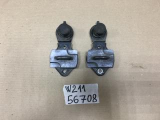Запчасть петля замка капота Mercedes Benz W211