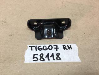 Запчасть кронштейн амортизатора багажника правый Chery Tiggo 7 Pro Max