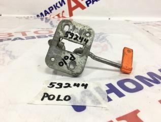 Запчасть крюк замка капота Volkswagen Polo
