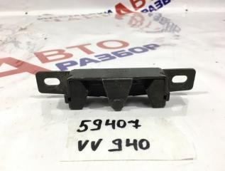Запчасть петля замка багажника Volvo 940