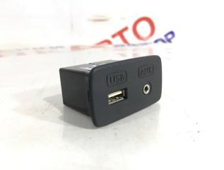 Фото запчасти разъем aux usb Subaru Legacy Б/У запчасть Запчасть разъем aux usb Subaru Legacy