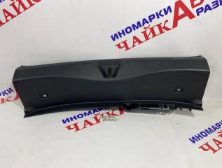 Запчасть накладка замка багажника Mercedes Benz E-class