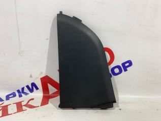 Запчасть накладка на торпедо правая Toyota Corolla