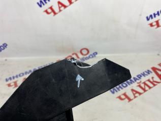 Кронштейн фары передний правый M6