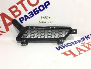 Запчасть решетка радиатора передняя правая Mitsubishi Lancer 2010