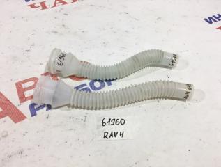 Фото запчасти горловина бачка стеклоомывателя Toyota Rav4 Б/У запчасть Запчасть горловина бачка стеклоомывателя Toyota Rav4