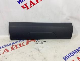 Запчасть накладка двери задняя правая Audi Q3