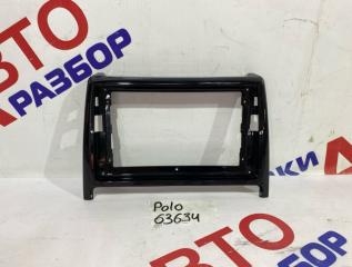 Фото запчасти рамка магнитолы Volkswagen Polo Б/У запчасть Запчасть рамка магнитолы Volkswagen Polo