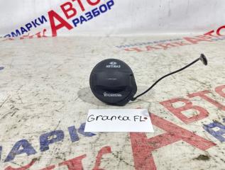 Фото запчасти крышка топливного бака Лада Гранта ФЛ Б/У запчасть Запчасть крышка топливного бака Лада Гранта ФЛ