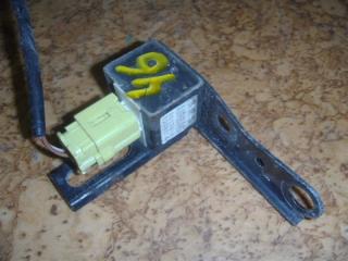 Датчик airbag TOYOTA BB
