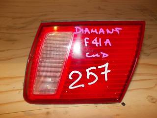 Запчасть вставка между стопов задняя правая MITSUBISHI DIAMANTE