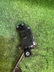 Педаль газа AUDI A4 8E