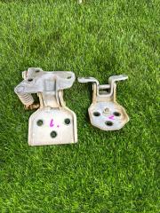 Петля дверная передняя левая MAZDA BONGO