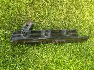 Крепеж бампера передний левый MITSUBISHI COLT