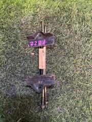 Фото запчасти крепление аккумулятора MITSUBISHI COLT контрактная запчасть Запчасть крепление аккумулятора MITSUBISHI COLT