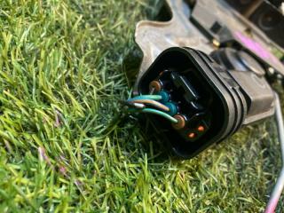 Замок двери задний правый TOYOTA MARK II GX100