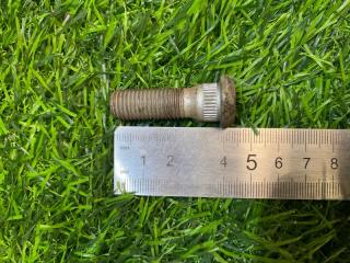 Запчасть шпилька TOYOTA