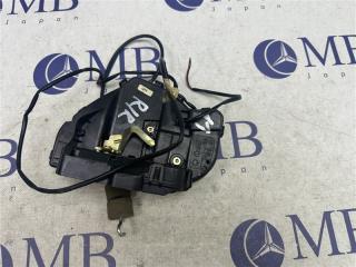 Замок двери задний правый Mercedes-Benz C-Class W203 2002