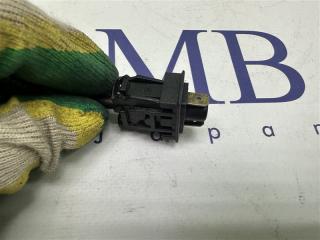 Концевик стояночного тормоза Mercedes-Benz M-Class W164 W164 272.967