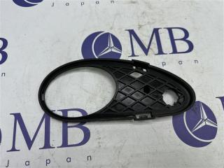 Решетка в бампер передняя правая Mercedes-Benz C-Class W203 2004