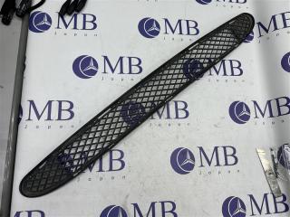 Решетка в бампер передняя Mercedes-Benz C-Class W203 2004