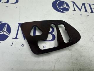 Накладка двери передняя правая Mercedes-Benz E-Class W210 1999 контрактная Накладка двери передняя правая Mercedes-Benz E-Class W210 1999