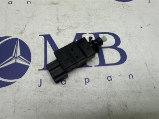 Концевик педали тормоза Mercedes-Benz E-Class W211 2004 контрактная Концевик педали тормоза Mercedes-Benz E-Class W211 2004