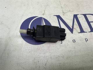 Концевик педали тормоза Mercedes-Benz CLS-Class W219 2005 контрактная Концевик педали тормоза Mercedes-Benz CLS-Class W219 2005