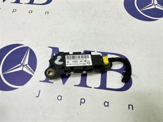 Фото запчасти датчик удара Mercedes-Benz E-Class W211 2005 контрактная запчасть Запчасть датчик удара Mercedes-Benz E-Class W211 2005