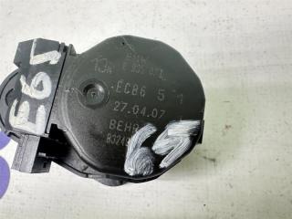 Сервопривод заслонок печки 7-Series 2007 E65 N62B48B Сервопривод заслонок печки 7-Series 2007 E65 N62B48B