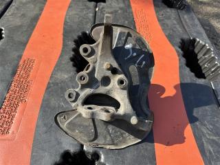 Поворотный кулак передний левый Mercedes-Benz C-Class W203 2005