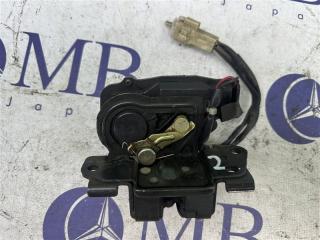 Замок багажника задний Toyota Prius 2004 контрактная Замок багажника задний Toyota Prius 2004