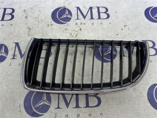 Решетка радиатора левая BMW 3-Series 2006