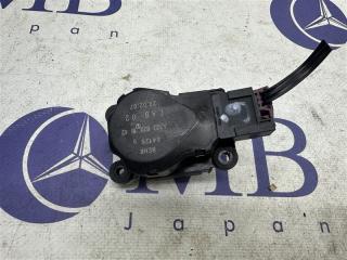 Запчасть сервопривод заслонок печки Mercedes-Benz C-Class W203 2007