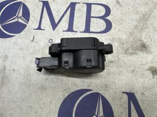 Сервопривод заслонок печки Mercedes-Benz C-Class W203 C32 AMG w203 112.961
