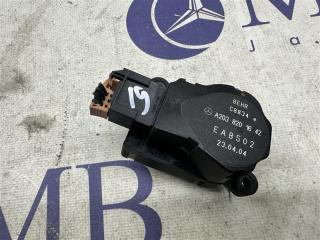 Сервопривод заслонок печки Mercedes-Benz C-Class W203 2004