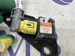 Датчик airbag Toyota Prius 2004