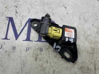 Датчик airbag Toyota Prius 2004