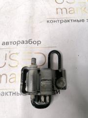 Петля двери передняя правая Volkswagen Passat 2004 Б/У Петля двери передняя правая Volkswagen Passat 2004