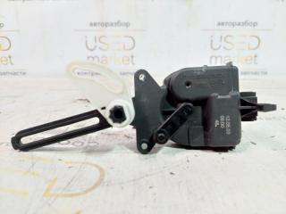 Фото запчасти моторчик заслонки печки Volkswagen Passat 2004 Б/У запчасть Запчасть моторчик заслонки печки Volkswagen Passat 2004