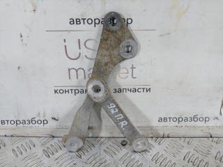 Кронштейн балки передний правый Honda Civic 2006