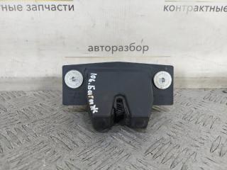 Замок багажника задний Opel Astra 2011