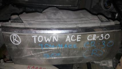 Фара передняя правая Toyota TOWN ACE 1992