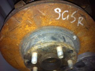 Запчасть кулак поворотный передний правый Subaru Forester