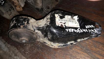 Подушка кпп коробки передач Toyota Tercel 1993