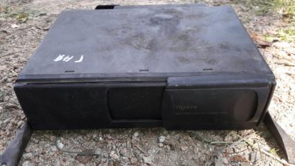 CD-чейнджер Toyota Gaia 2000
