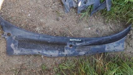 Жабо решетка под дворники Nissan Wingroad 1998