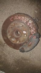 Поворотный кулак передний правый Toyota Camry 1992