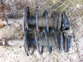 Стойка подвески передняя Toyota Windom 2000